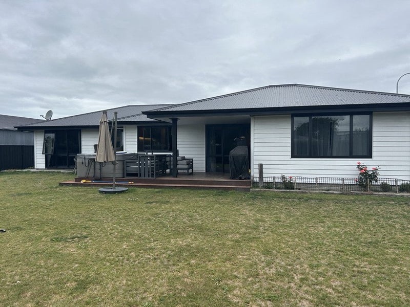 8 Grenside Lane, Mahora, Hastings - Carousel 1