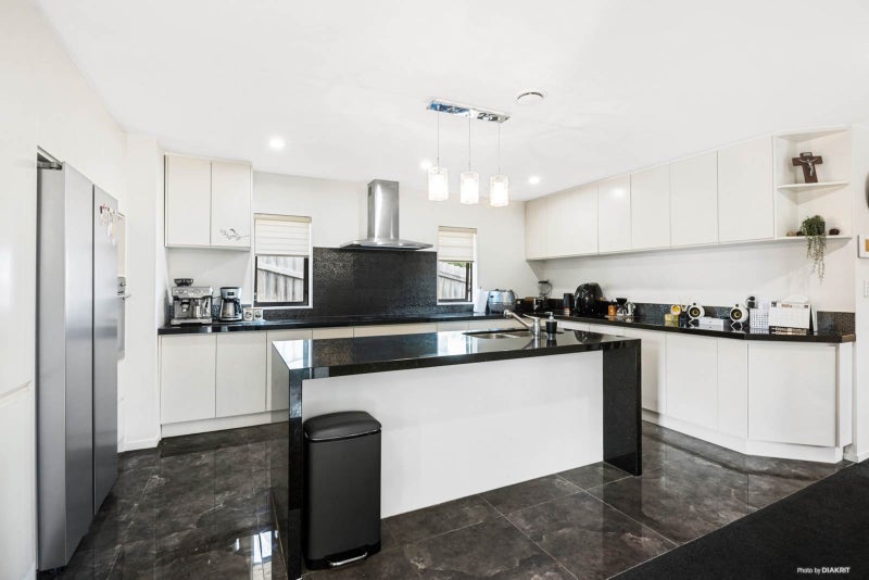 106 Glendhu Road, Bayview, Auckland - Carousel 2