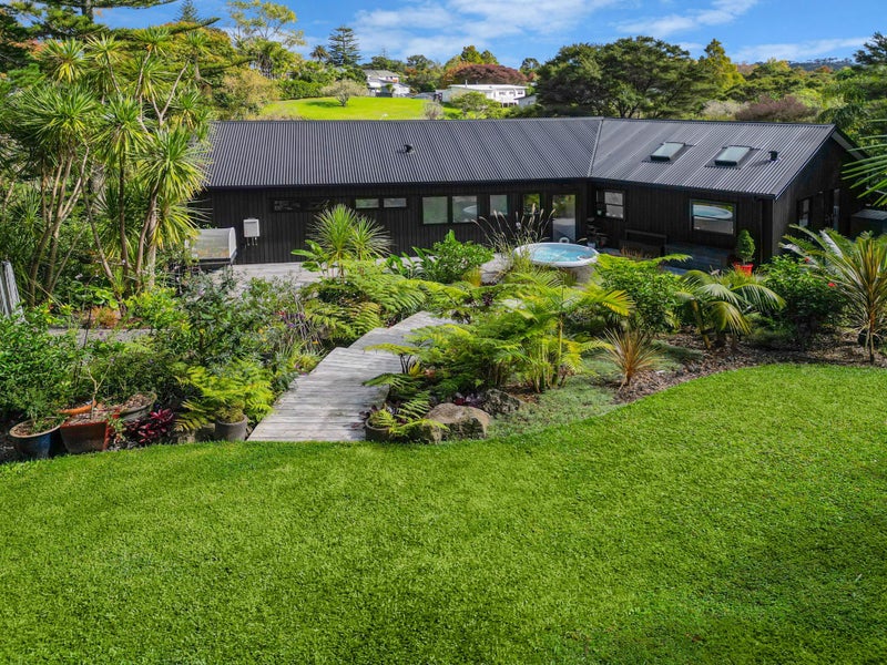 5 Pounamu Avenue, Greenhithe, Auckland - Carousel 2