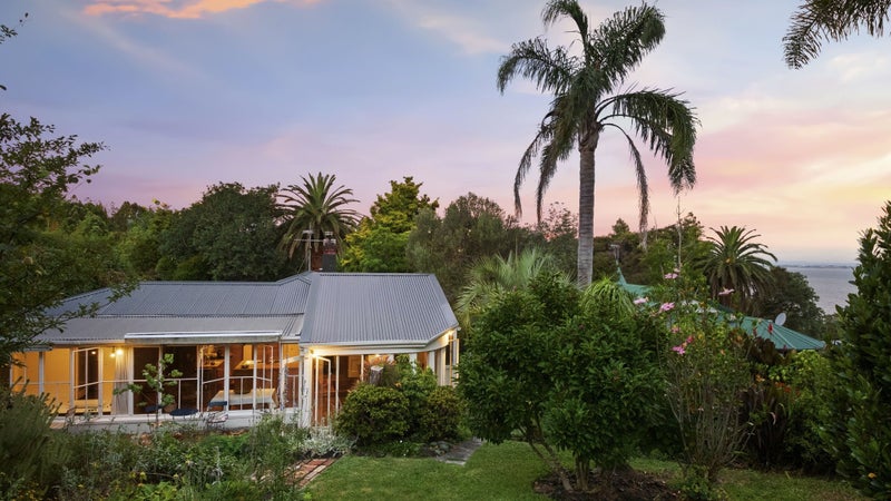 773 South Titirangi Road, Titirangi, Auckland - Carousel 1