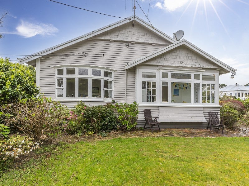 7 Moana Road, Kelburn, Wellington - Carousel 1