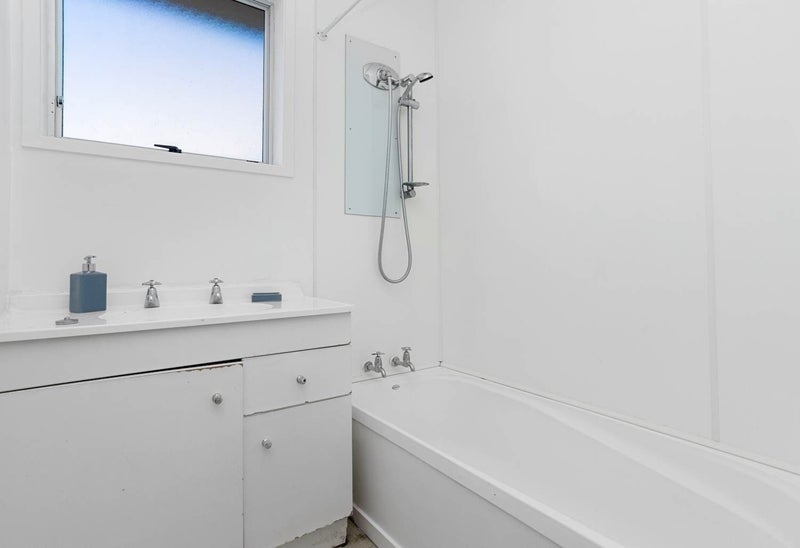 2/89 Bruce McLaren Road, Henderson, Auckland - Carousel 11