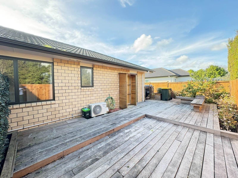10 Kahika Grove, Huapai, Kumeu - Carousel 1