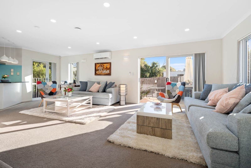 26A Stanniland Street, Sunnyhills, Auckland - Carousel 1