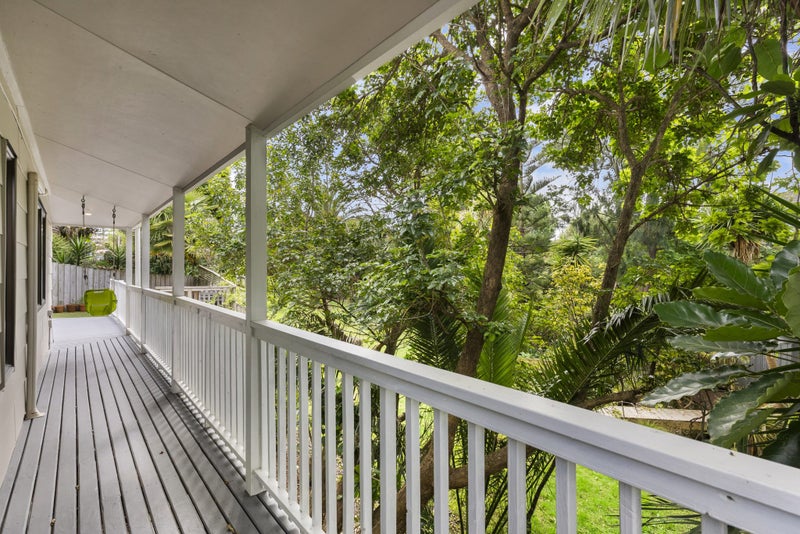 8A Cresta Avenue, Beach Haven, Auckland - Carousel 2