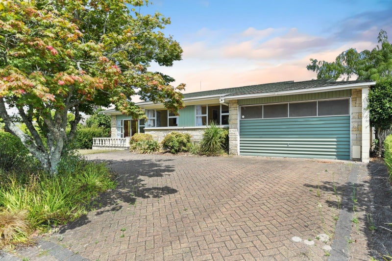 10 Glen Lynne Avenue, Queenwood, Hamilton - Carousel 2