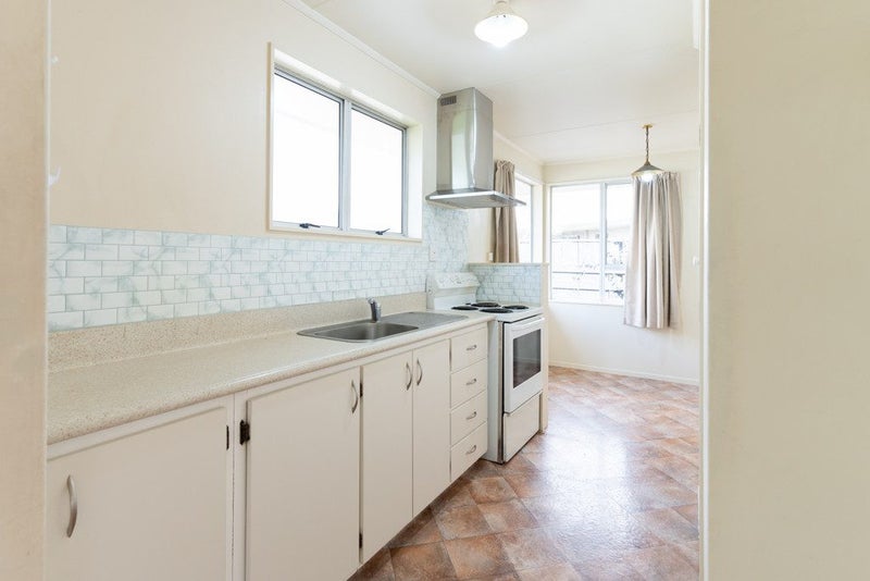 80 Benmore Avenue, Cloverlea, Palmerston North - Carousel 2