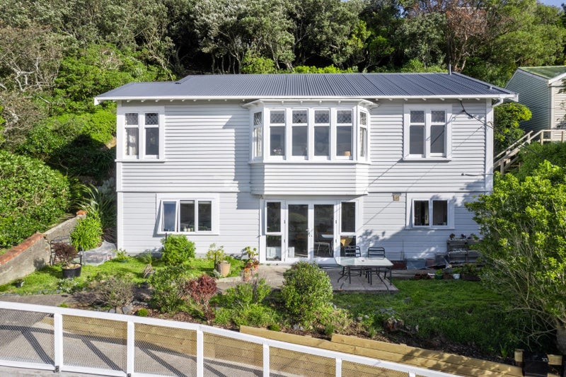 27 Sutherland Crescent, Melrose, Wellington - Carousel 1