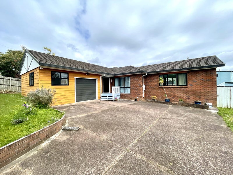 5 Avonleigh Road, Green Bay, Auckland - Carousel 1