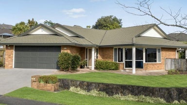 21 John Brooke Crescent, East Tamaki Heights, Auckland - Carousel 1