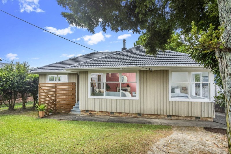 99 Godley Road, Green Bay, Auckland - Carousel 14