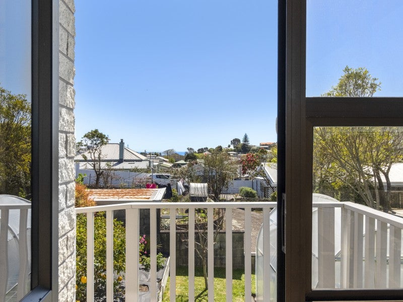 2/15 Mayfair Place, Westown, New Plymouth - Carousel 1