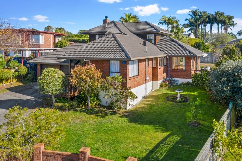 21 Blue Gum Rise, Sunnyhills, Auckland - Carousel 1