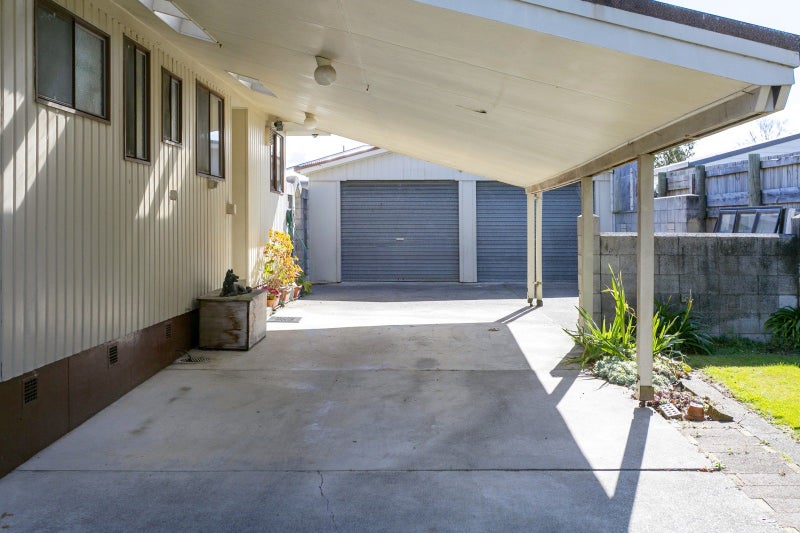 15 Glengarry Place, Hilltop, Taupo - Carousel 2