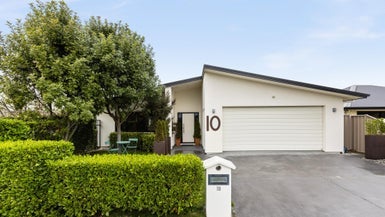 10 Kain Place, Frimley, Hastings - Carousel 1