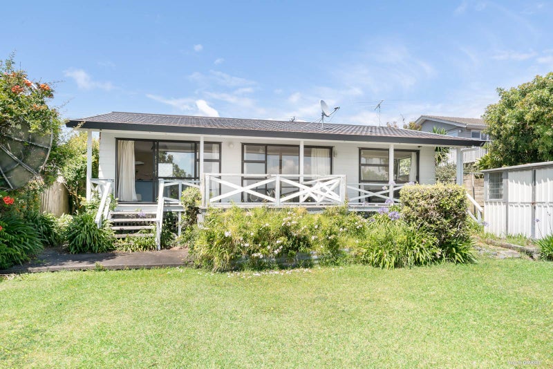 1380 Whangaparaoa Road, Army Bay, Whangaparaoa - Carousel 1