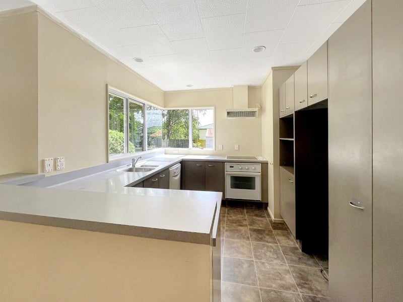 54 Dalfield Place, Highbury, Palmerston North - Carousel 2