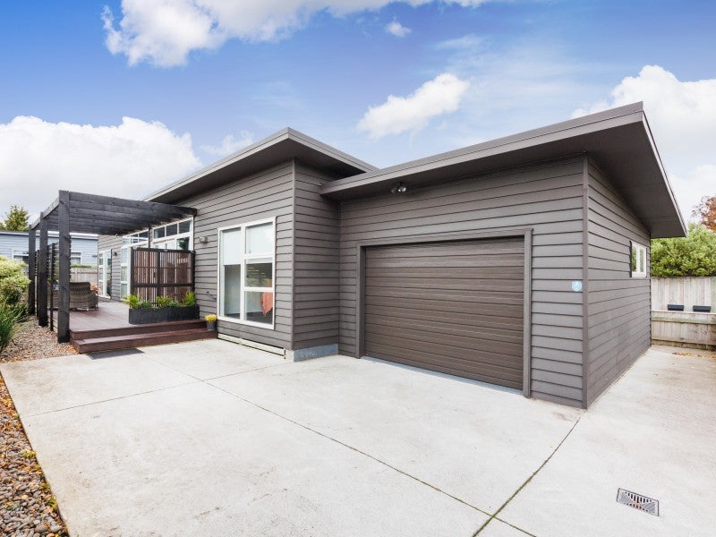 58A Exeter Crescent, Takaro, Palmerston North - Carousel 2