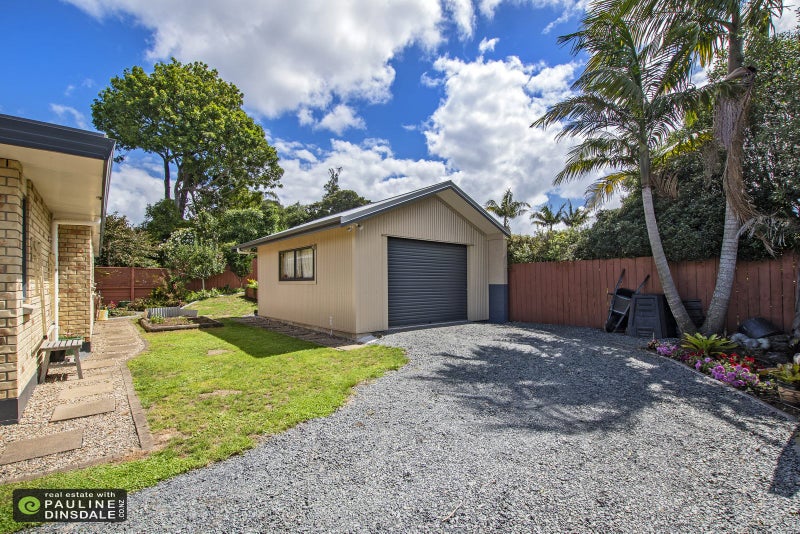 4 Conifer Grove, Kamo, Whangarei - Carousel 2