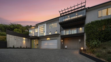 24 Mewburn Rise, Karori, Wellington - Carousel 1