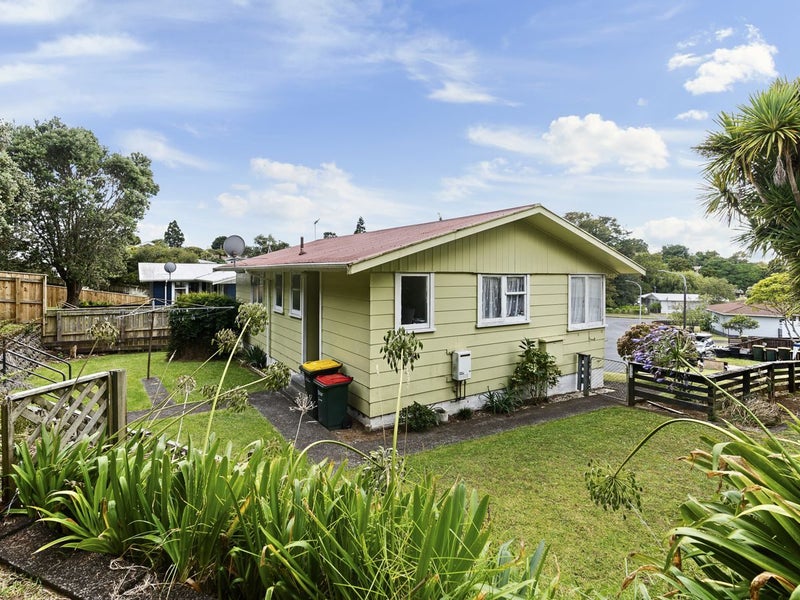 7 Granby Place, Westown, New Plymouth - Carousel 2