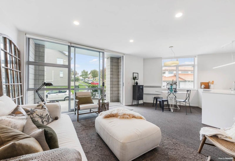 1 Bickerton Way, Flat Bush, Auckland - Carousel 2