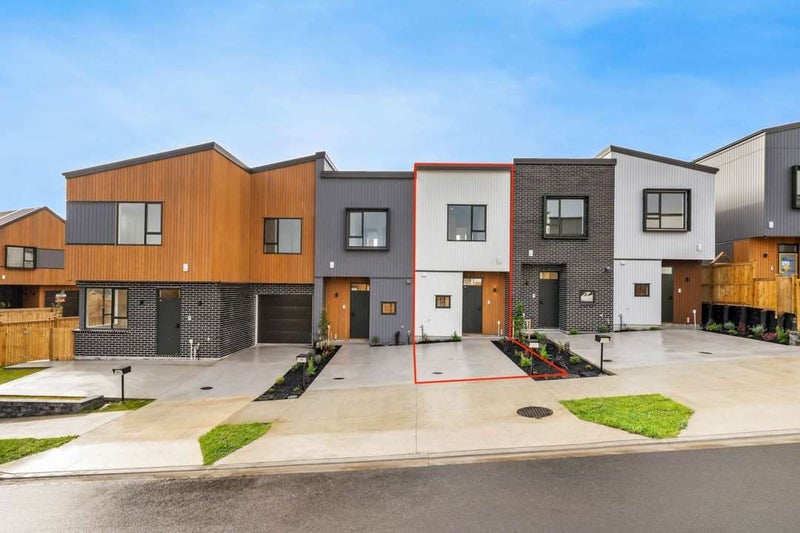 15 Kuaha Road, Massey, Auckland - Carousel 1