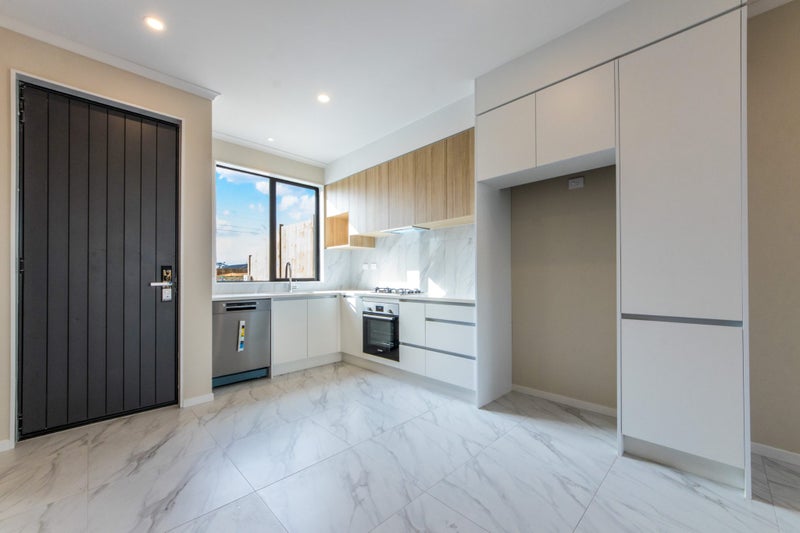 53 Horokaka Street, Massey, Auckland - Carousel 2