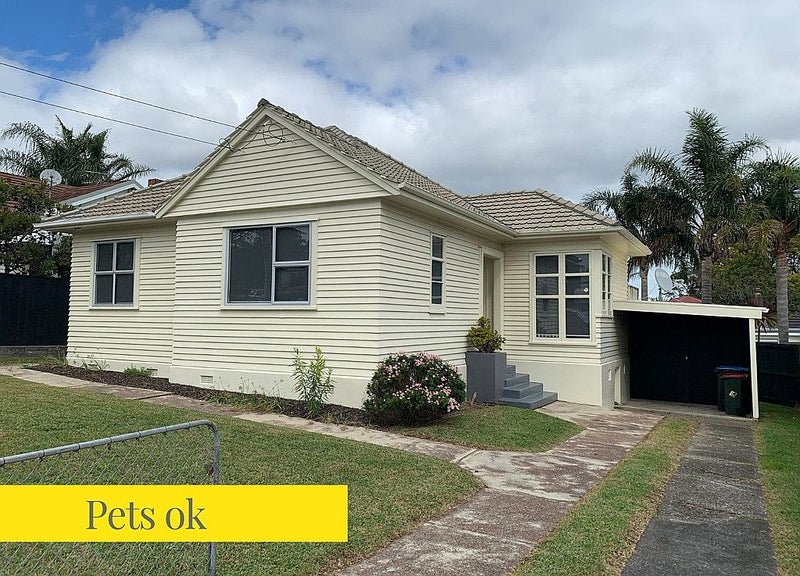 16 Tirotai Crescent, Westmere, Auckland - Carousel 1