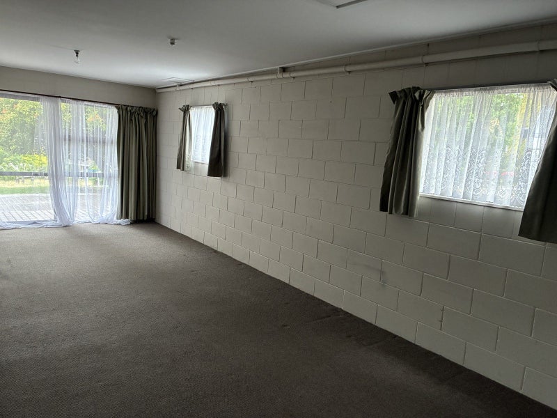 27 The Half Mile, Bridge Hill, Alexandra - Carousel 16