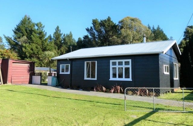 12 Croft Place, Stillwater, Greymouth - Carousel 1
