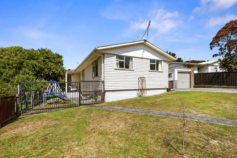 17 Nassau Avenue, Grenada North, Wellington - Carousel 1