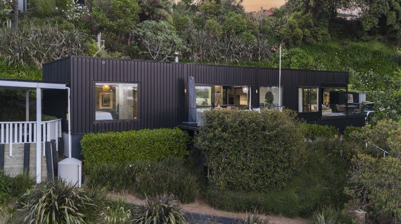 13B Welbourn Terrace, Welbourn, New Plymouth - Carousel 1