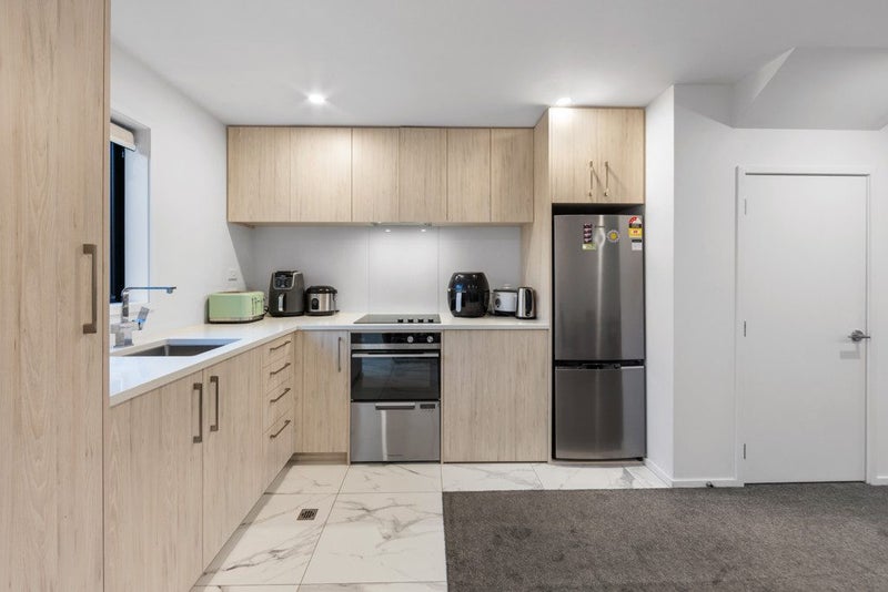 4/241 Lincoln Road, Addington, Christchurch - Carousel 2