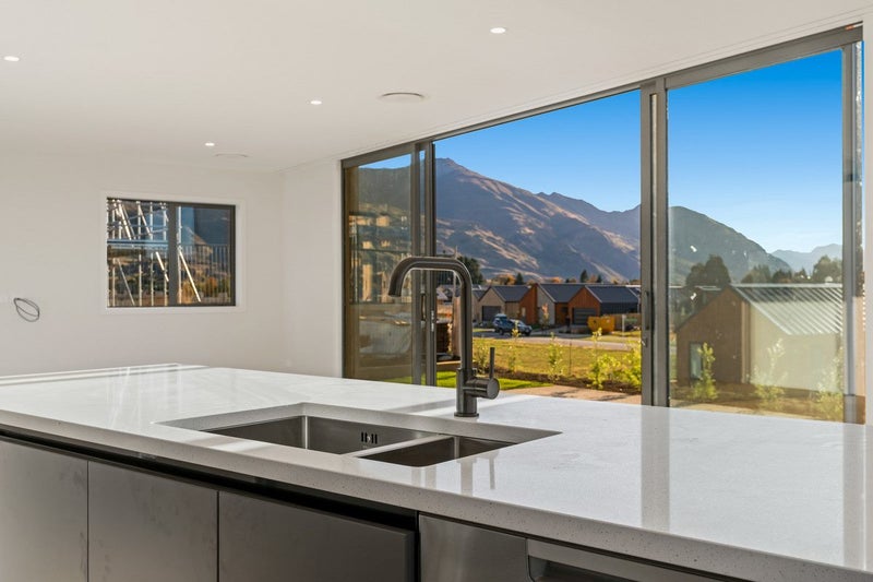 15 Marjon Drive, WANAKA - Carousel 2