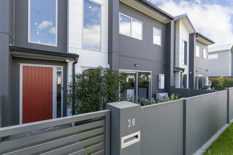 28 Bluff Road, Kenepuru, Porirua - Carousel 2