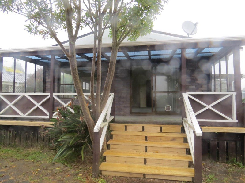 7 Argyle Place, Highlands Park, New Plymouth - Carousel 2