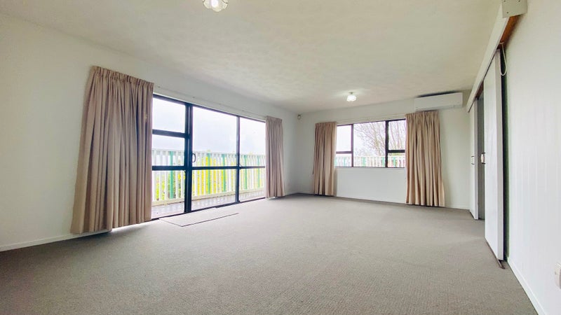 2 Remus Place, Totara Vale, Auckland - Carousel 2