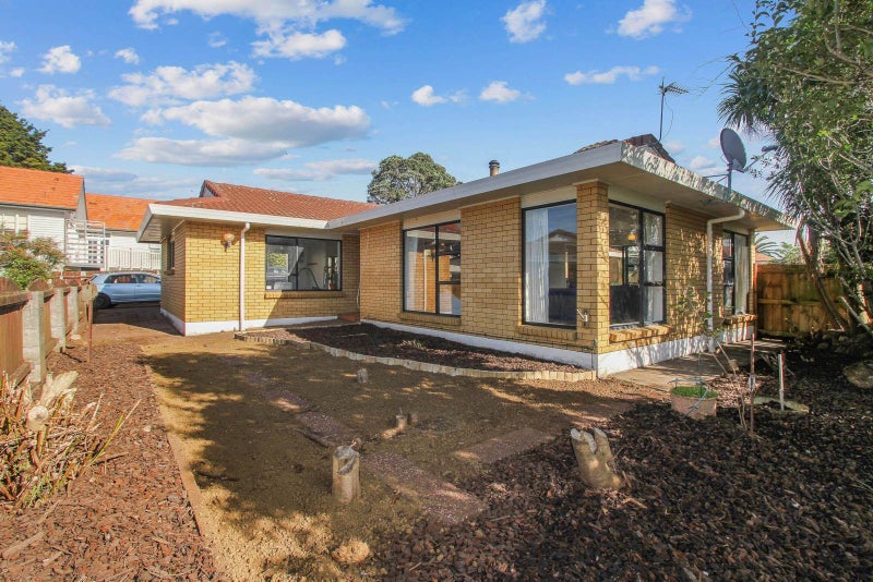 1/128 Rangitoto Road, Papatoetoe, Auckland - Carousel 2