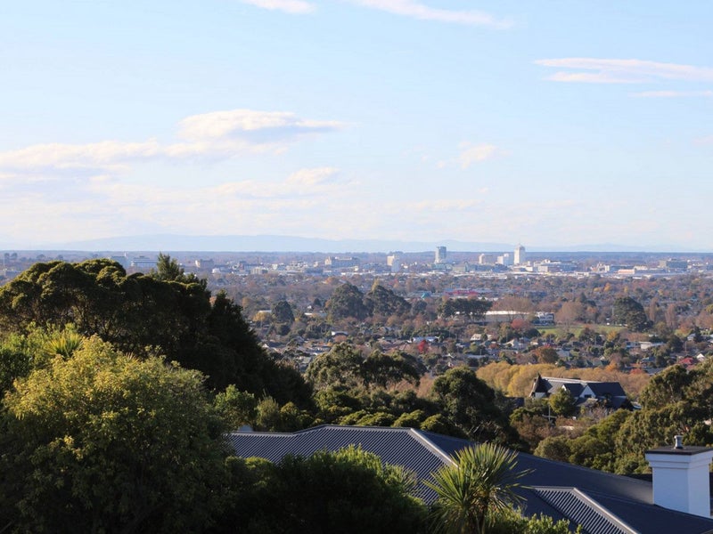 31 Woodside Common, Westmorland, Christchurch - Carousel 2