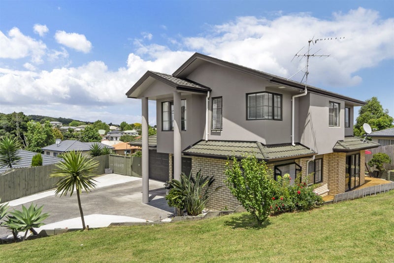 6 Fairchild Avenue, Goodwood Heights, Auckland - Carousel 2