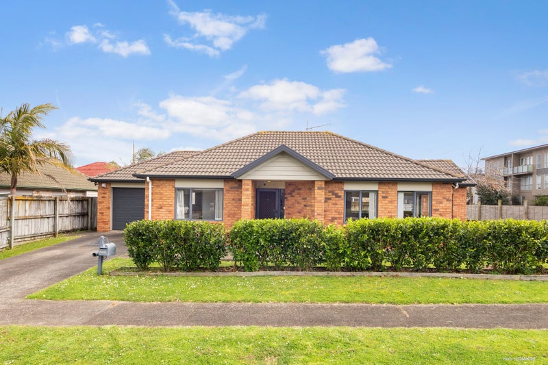 1 Broberg Lane, Flat Bush, Auckland - Carousel 1