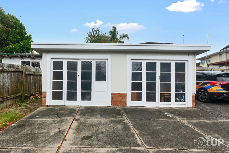2/6 Corunna Road, Milford, Auckland - Carousel 16