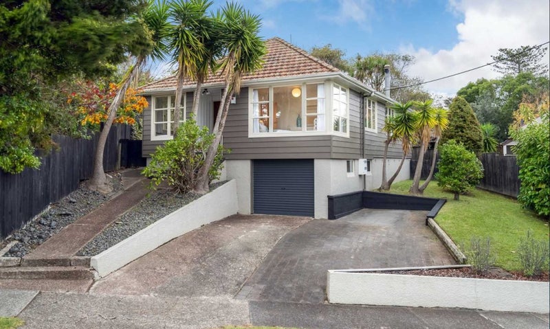 2 Nutsey Avenue, Northcote, Auckland - Carousel 1