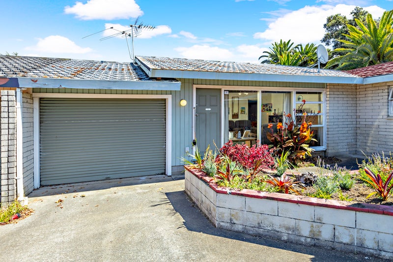 2/24 Central Avenue, Papatoetoe, Auckland - Carousel 1