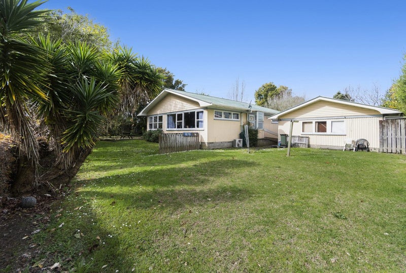 37 McInnes Road, Weymouth, Auckland - Carousel 1