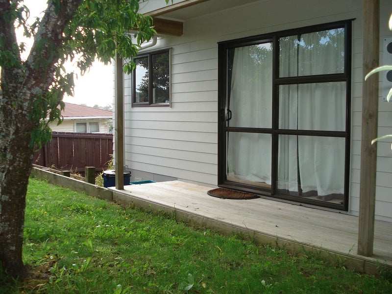 32 Sycamore Drive, Sunnynook, Auckland - Carousel 2