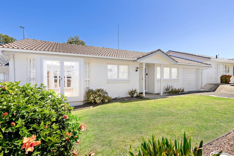 2/2 Rangitira Avenue, Takapuna, Auckland - Carousel 1