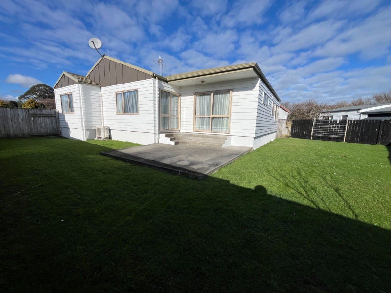 14 Emmerdale Mews, Highbury, Palmerston North - Carousel 15