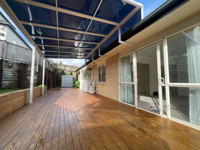 8 San Luis Place, Golflands, Auckland - Carousel 13